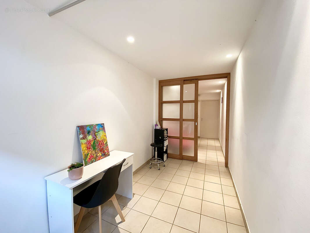 Commerce à SAINT-JEAN-PIED-DE-PORT