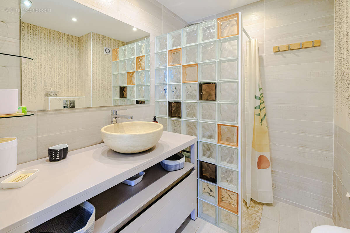 Appartement à VILLENEUVE-LOUBET