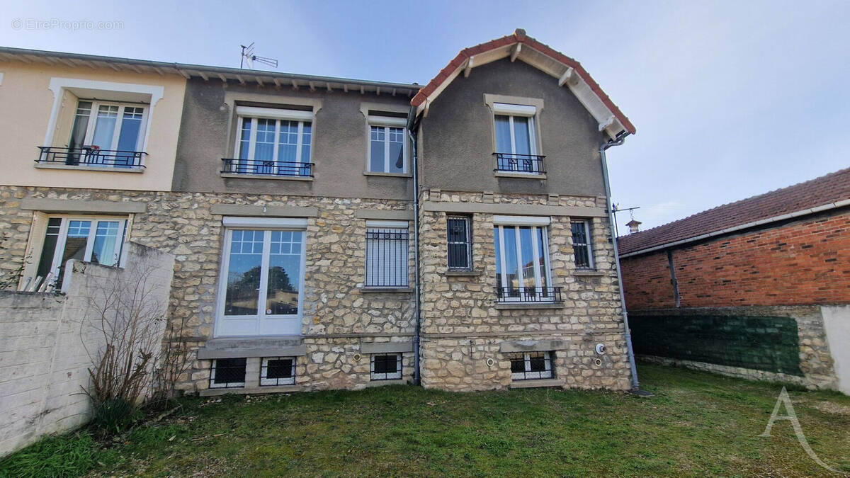 Maison à MANTES-LA-VILLE