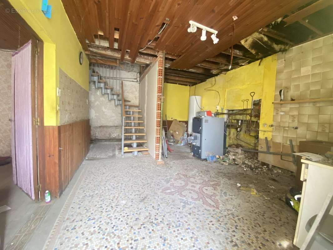 Maison 150 m² à Saint-Remy-Blanzy  - photo 8