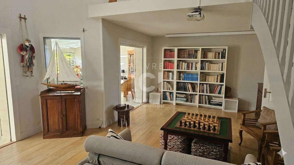 Maison à SAINTE-LUCE-SUR-LOIRE