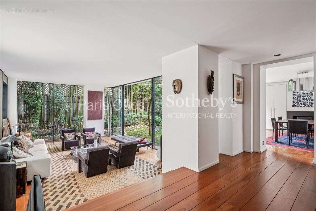 Maison à NEUILLY-SUR-SEINE