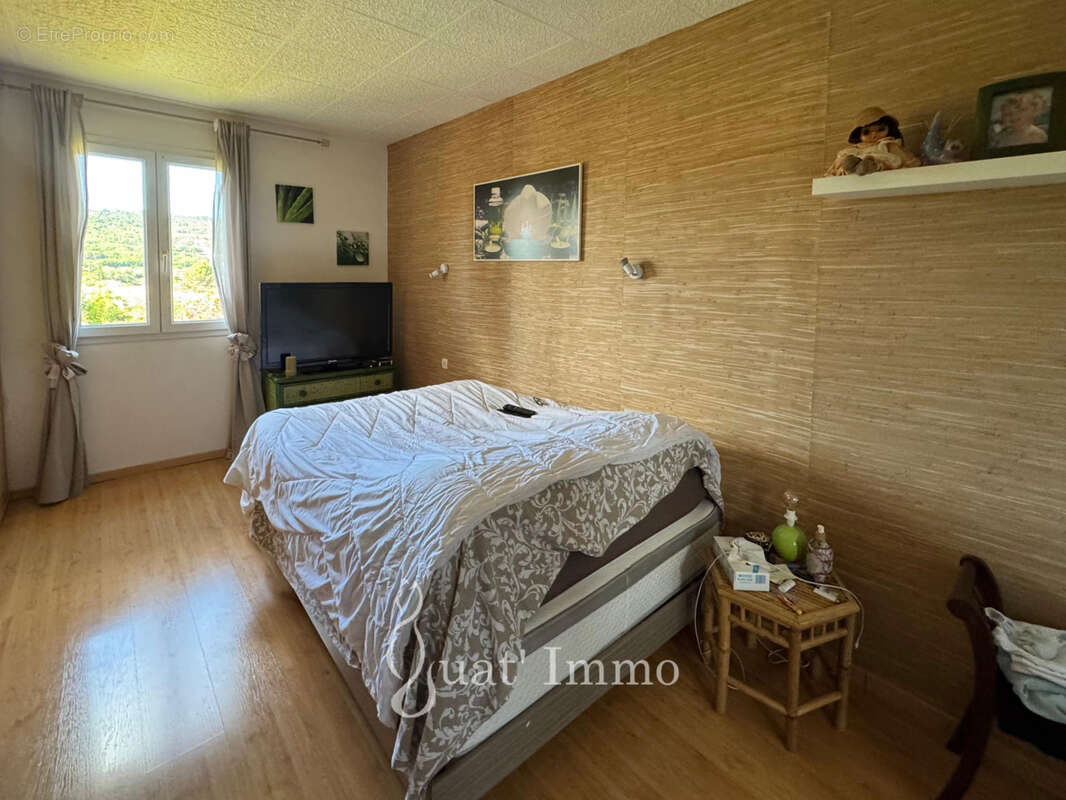 VILLA 6 PIECES  187 m2   Manosque (04100) - photo 8