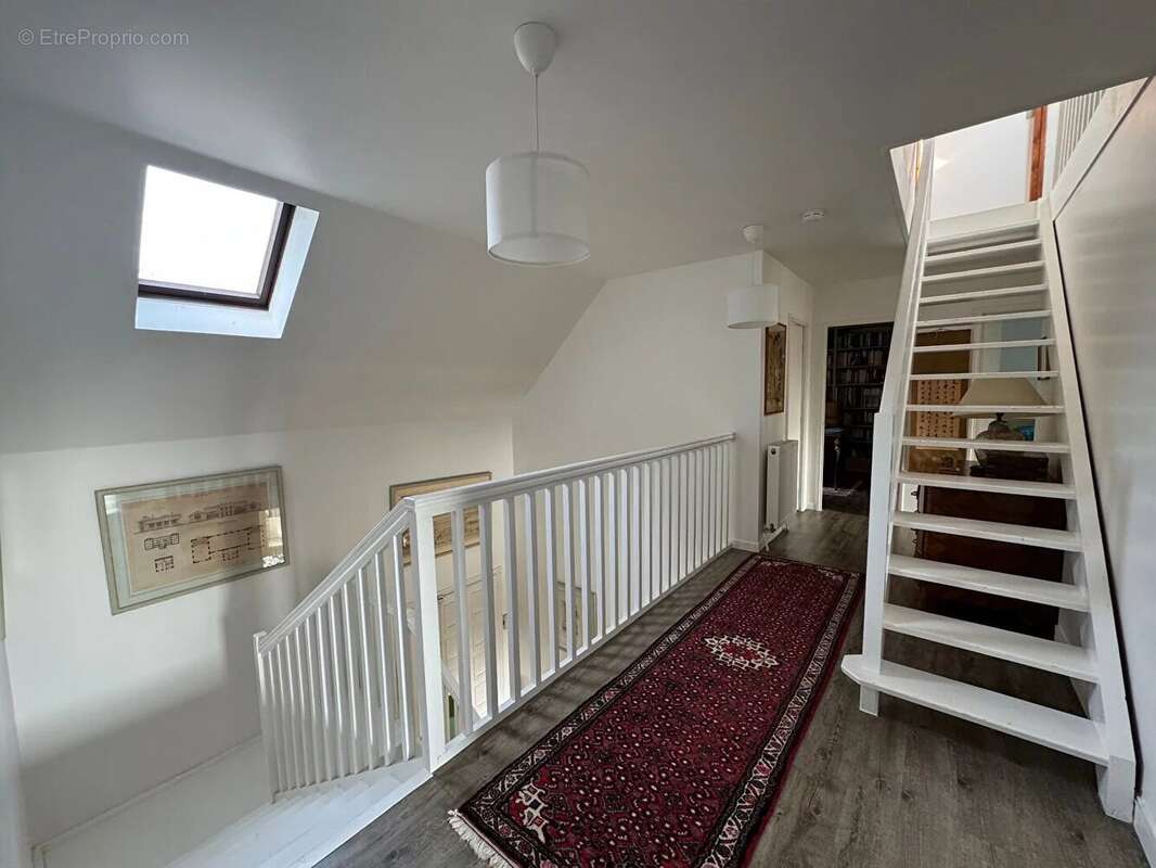 Maison à SAINT-NOM-LA-BRETECHE