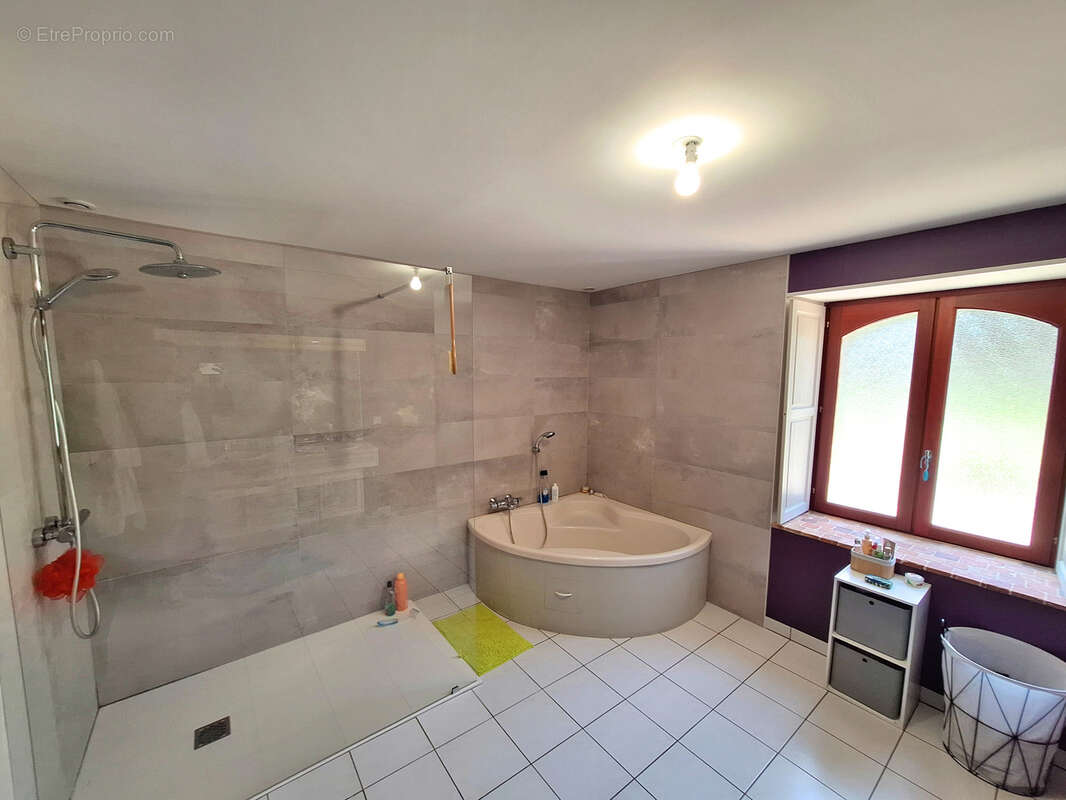 Longère de caractère avec 5 chambres - photo 9