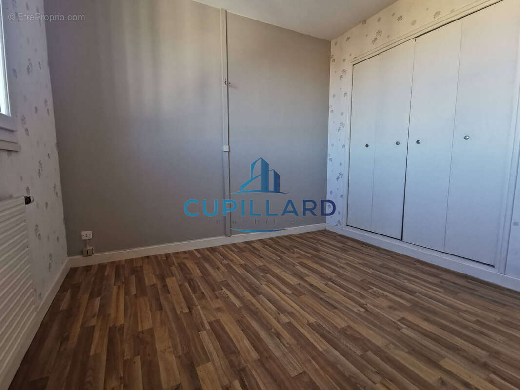 Appartement à LE COTEAU