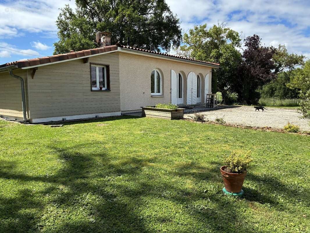 Maison à BAZIEGE