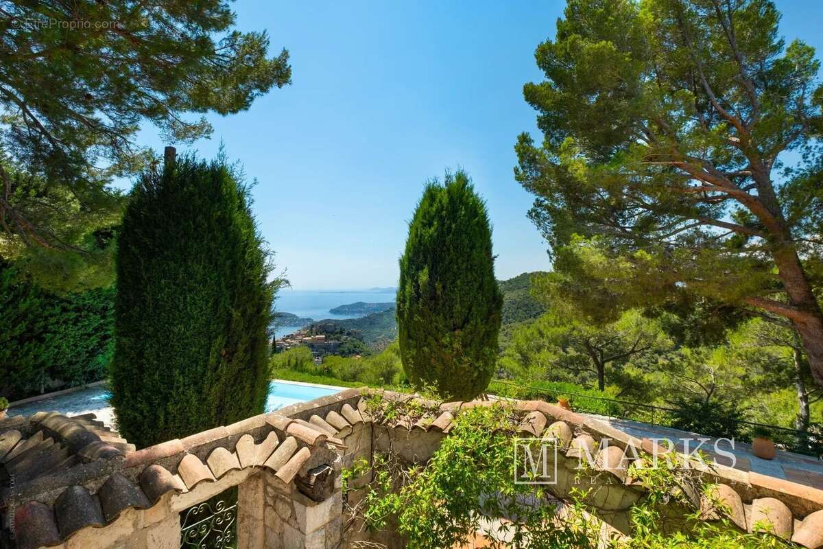 Maison à EZE