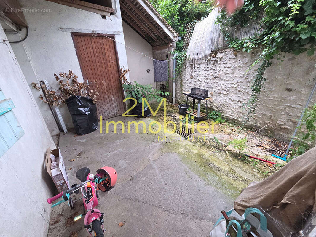 Maison à SALINS
