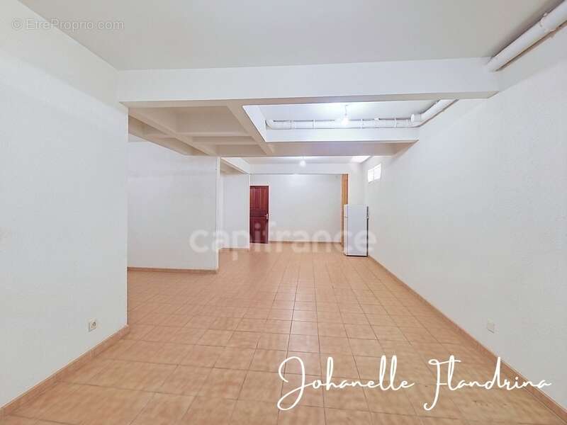 Les Abymes - Immeuble à fort potentiel, 230 m² - projet professionnel, bureaux ou activité libérale - photo 22