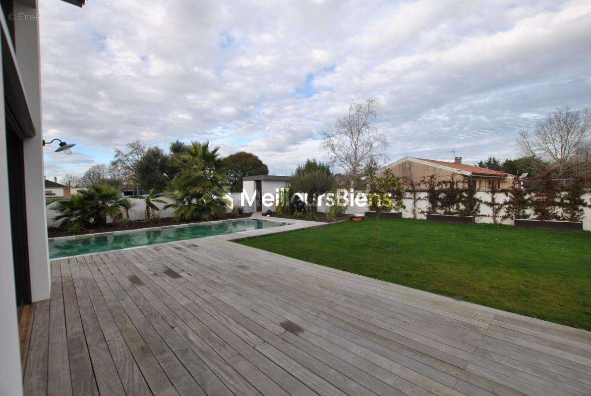 Maison à SAINT-SULPICE-ET-CAMEYRAC