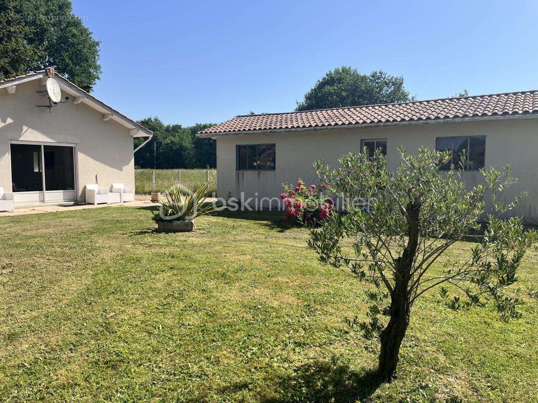 Maison à GRAYAN-ET-L'HOPITAL