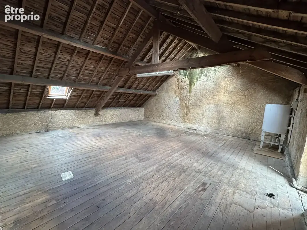 Immeuble à potentiel locatif, Ag. du Donjon. - photo 11
