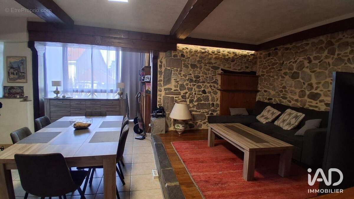 Appartement 107 m² à La Roche-Sur-Foron  - photo 7