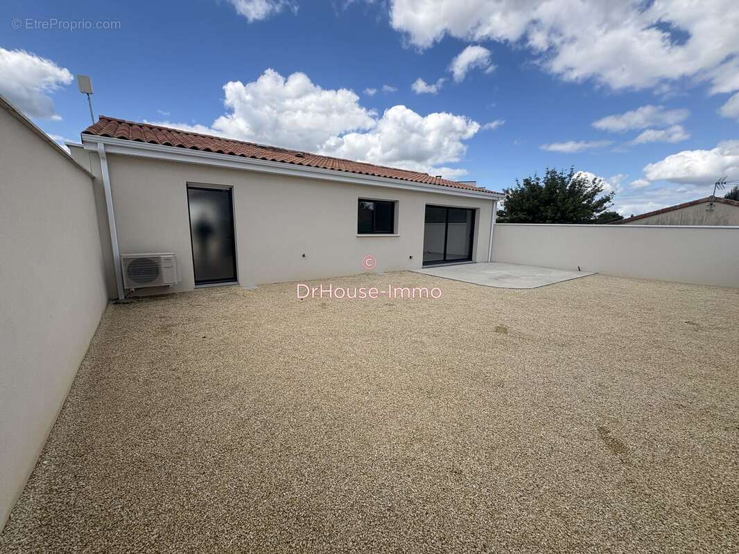 Maison 101 m² à Vouneuil-Sous-Biard  - photo 21