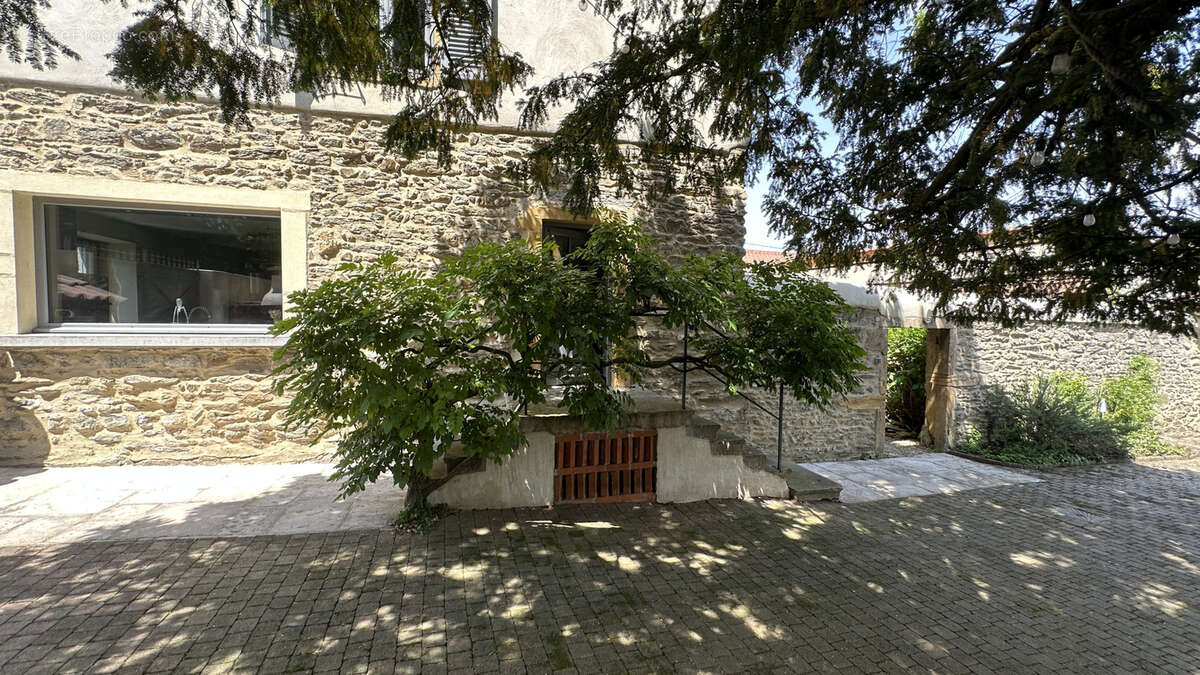 Maison à FLEURIEUX-SUR-L'ARBRESLE