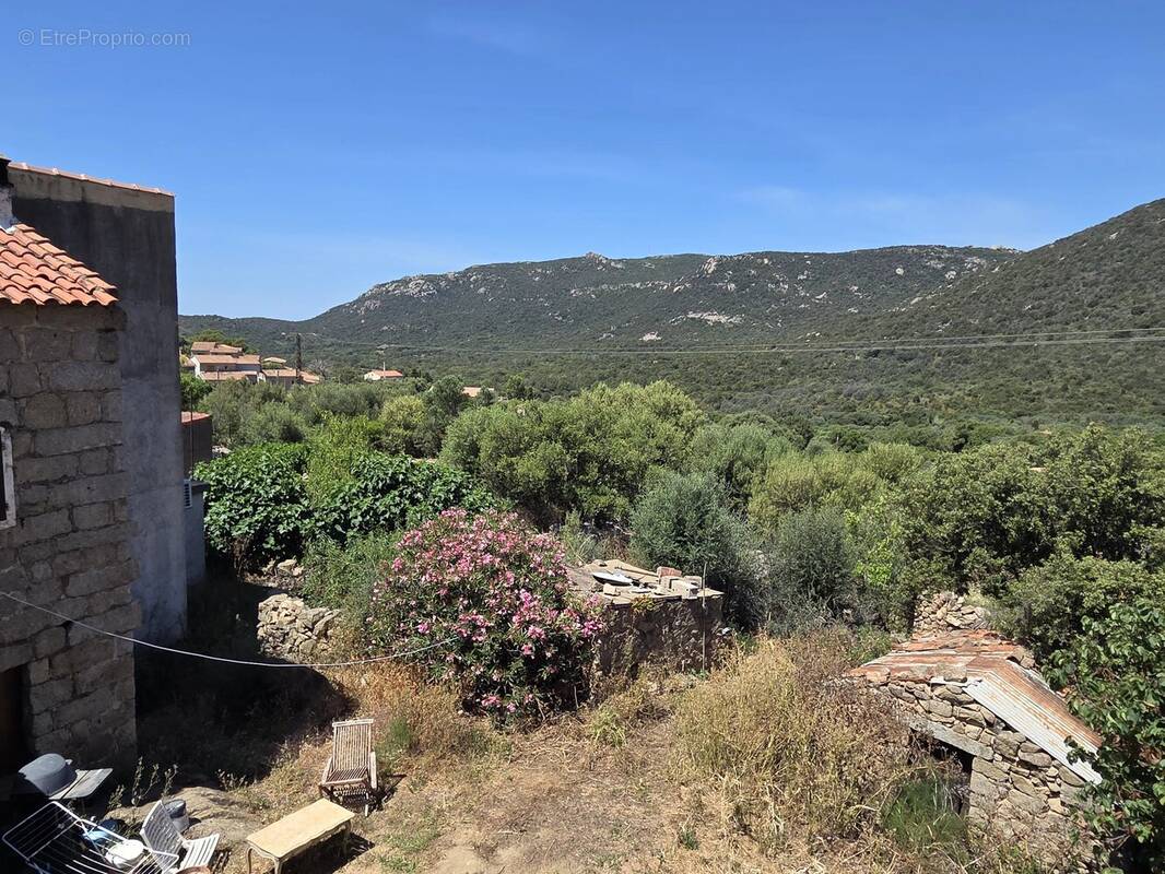 Appartement à MONACIA-D'AULLENE