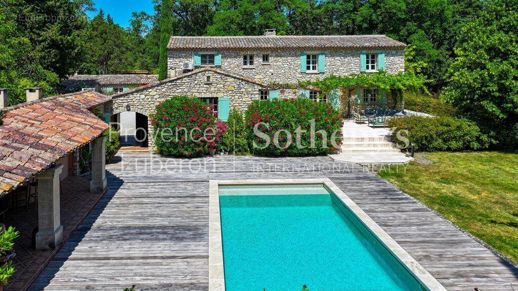 Maison à L&#039;ISLE-SUR-LA-SORGUE