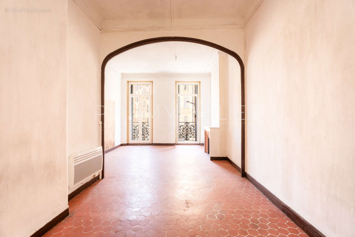 Appartement à MARSEILLE-2E