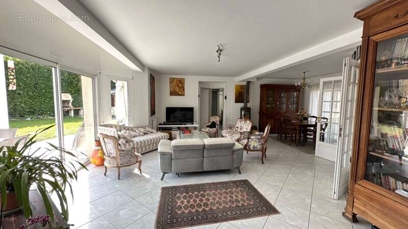 Maison à LE HAILLAN