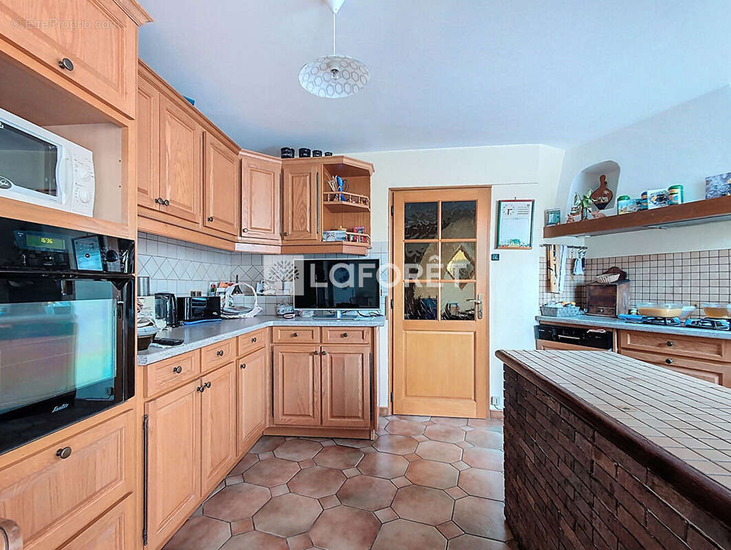 Maison à SAINT-ETIENNE-DES-OULLIERES