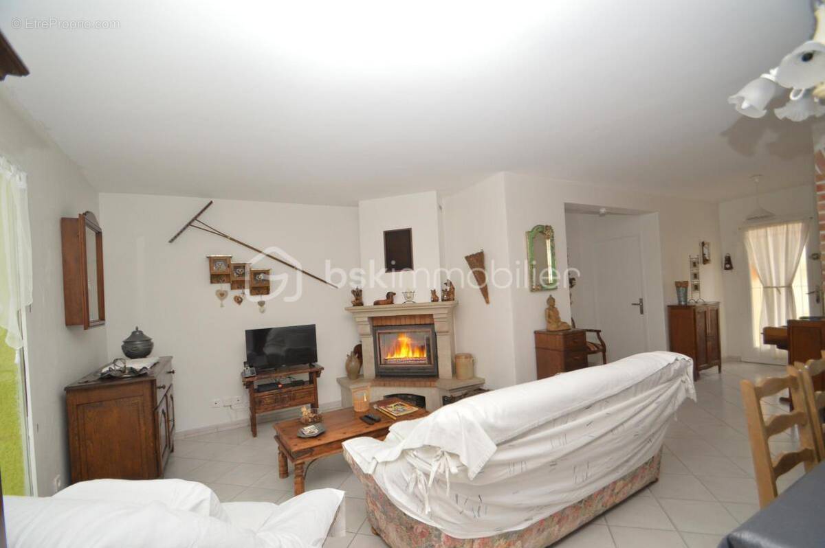 Maison à SAINT-LAURENT-DE-LA-SALANQUE