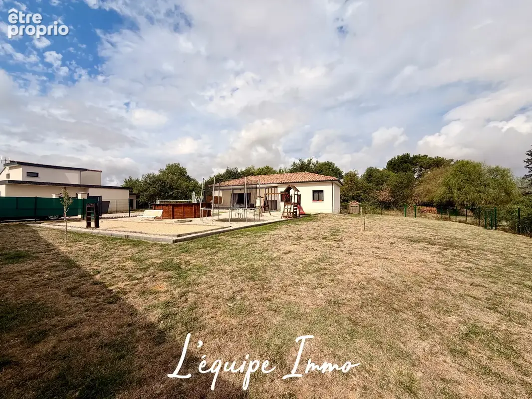 Maison récente de plain pied avec garage - photo 18