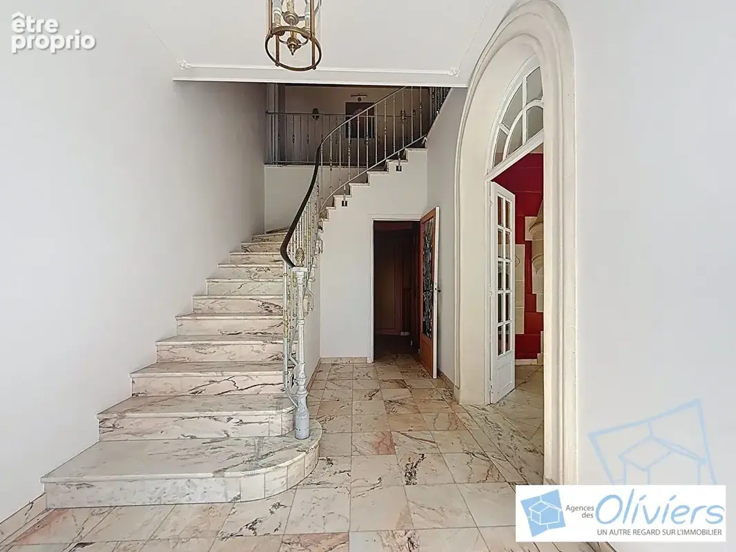 Maison 221 m² à Chevreuse  - photo 3