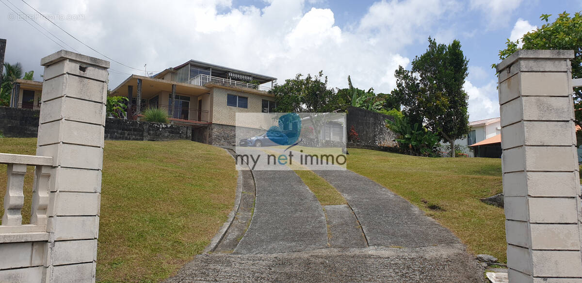 Maison à L'AJOUPA-BOUILLON