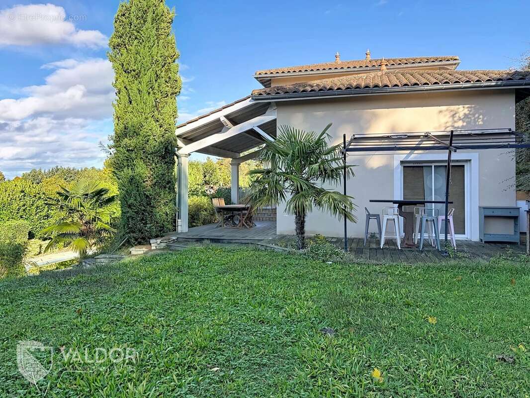 Maison à MONTMERLE-SUR-SAONE