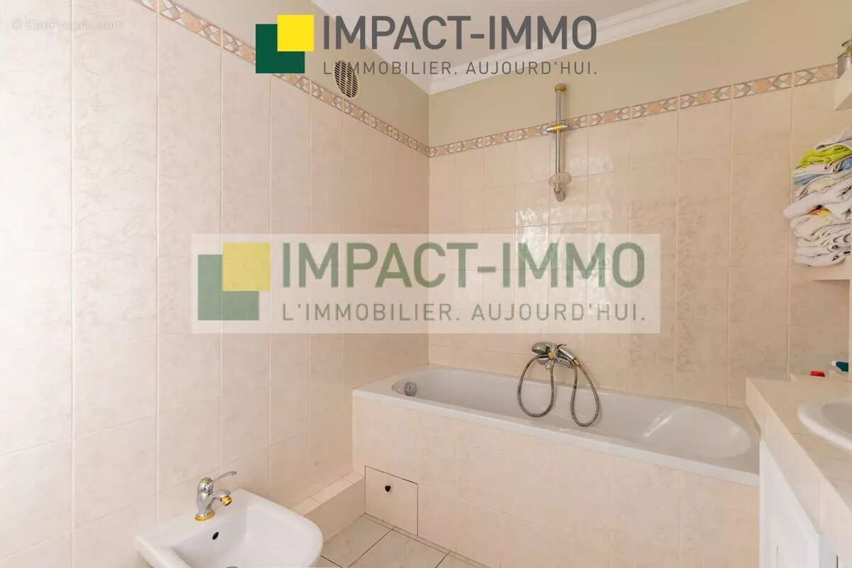 Maison à ASNIERES-SUR-SEINE