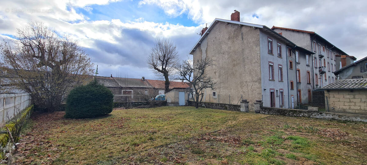 Appartement à SAINT-AGREVE