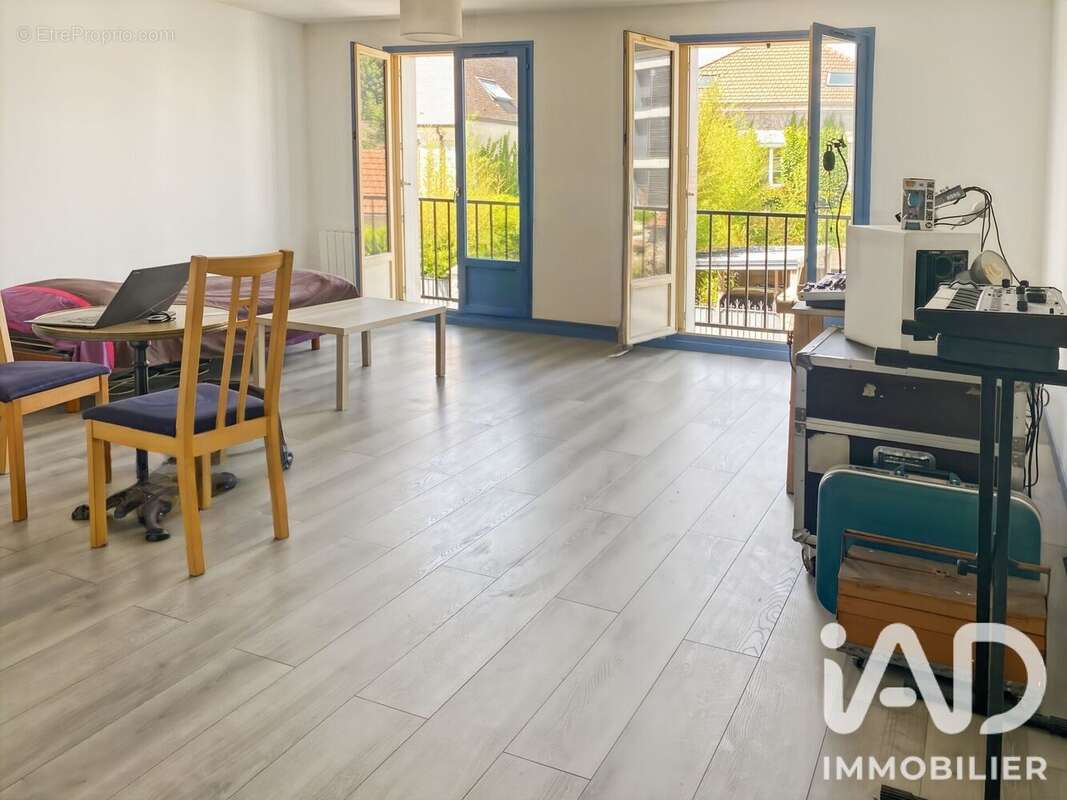 Photo 2 - Appartement à BRIE-COMTE-ROBERT