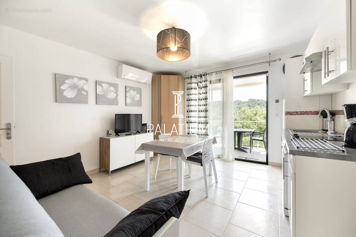 Appartement à GREOUX-LES-BAINS