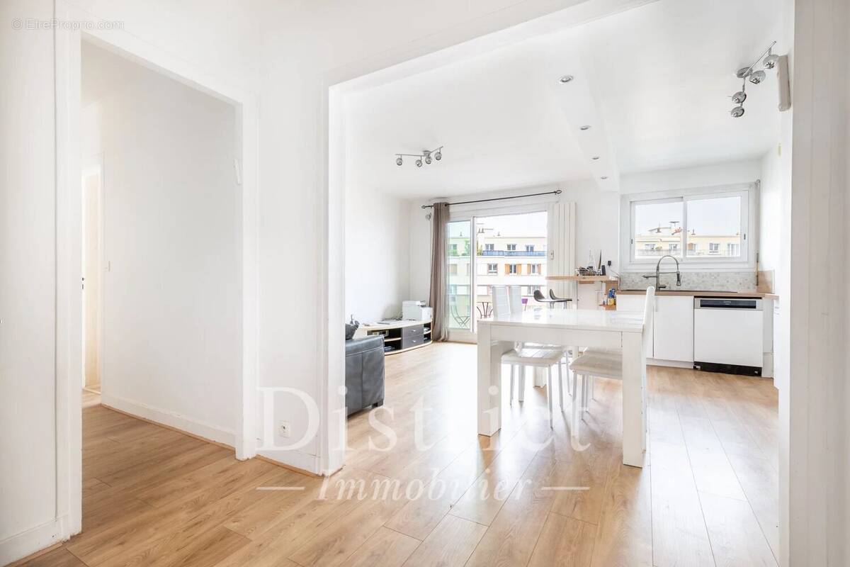Appartement à PARIS-15E