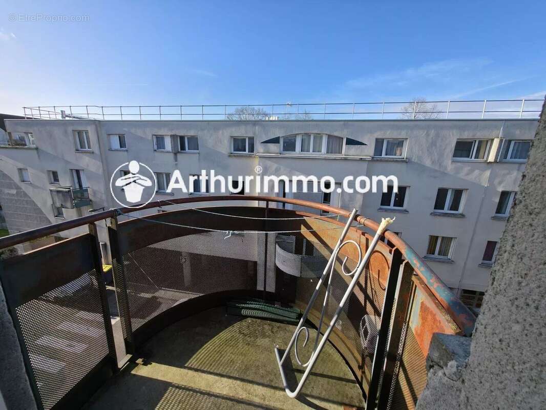 Appartement à SAVIGNY-LE-TEMPLE