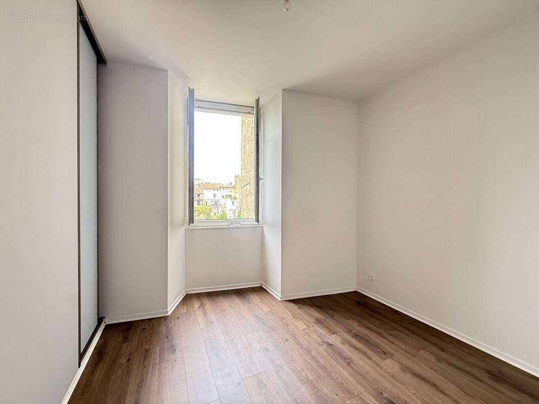 Appartement rénové avec vue imprenable sur le Lot . Coeur de Villeneuve-sur-Lot - photo 8