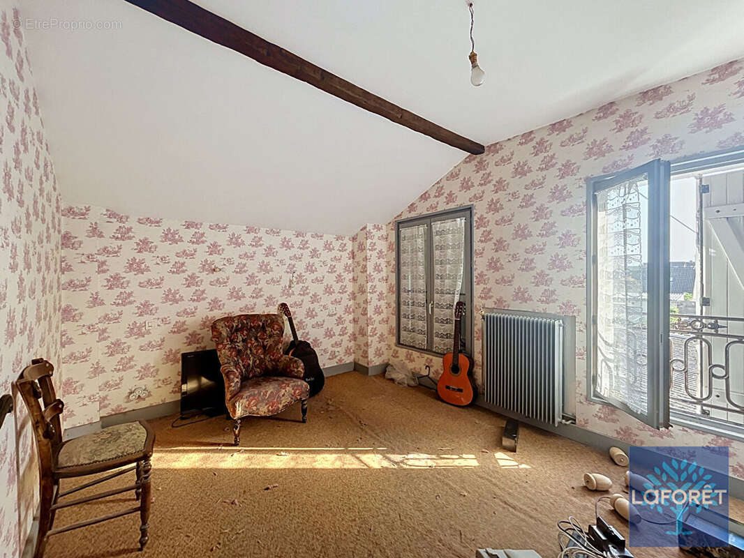Maison à VIGNEUX-SUR-SEINE