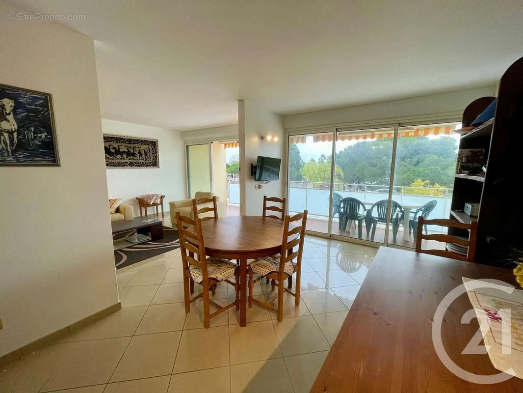 Appartement à BORMES-LES-MIMOSAS