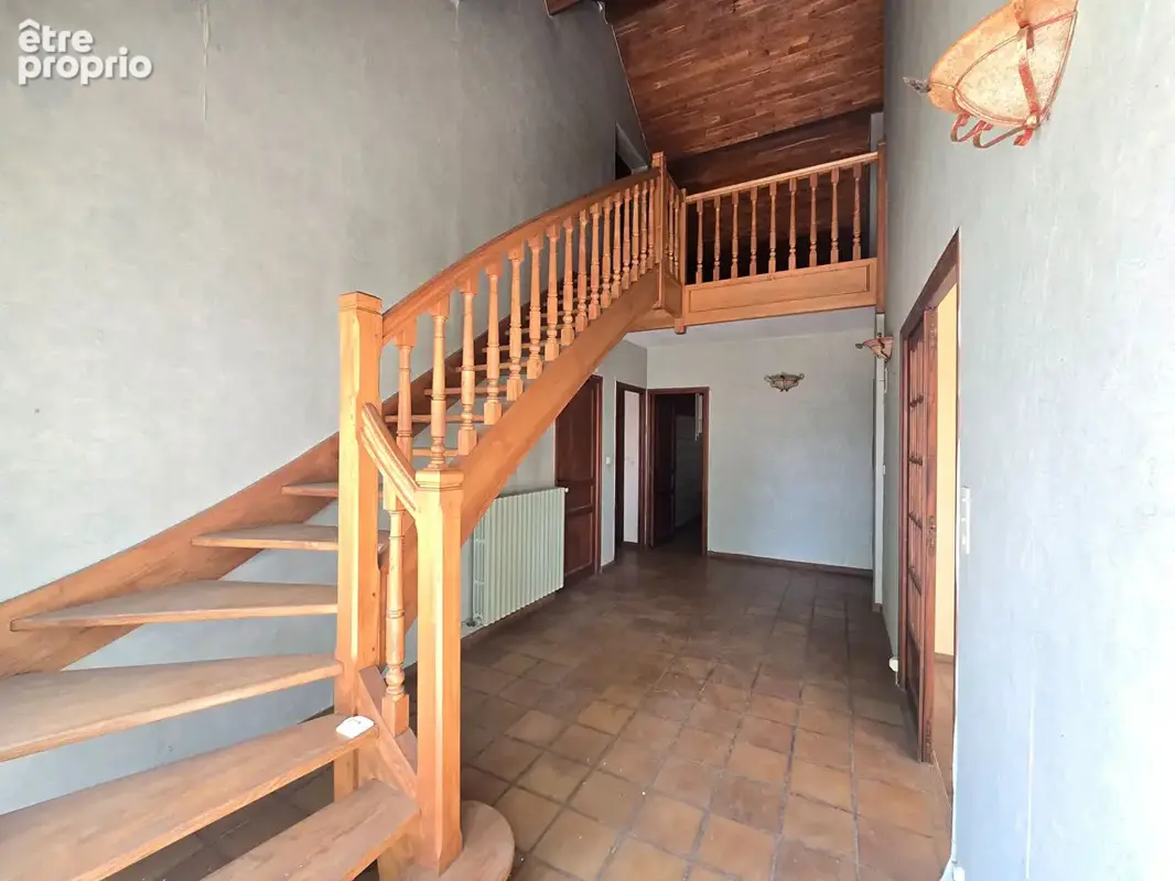 Maison de 228 m² avec garage double - Arvieu - photo 4
