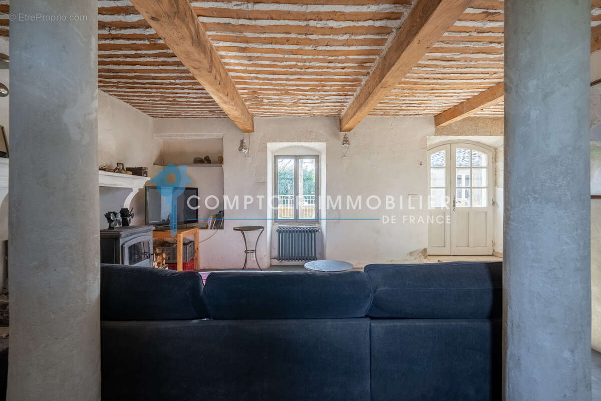 Maison à ROBION