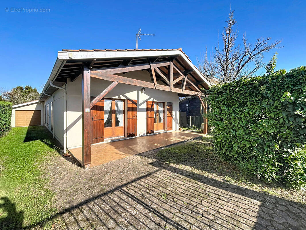 Maison à BLANQUEFORT