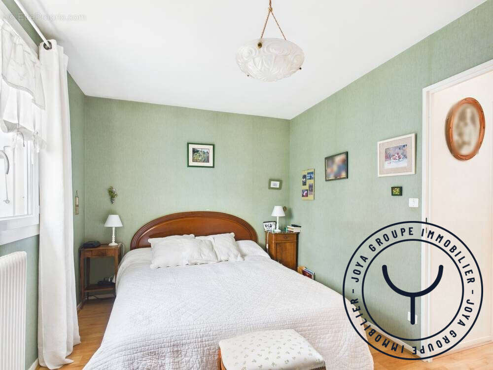 Maison à LA CHAPELLE-SAINT-LUC