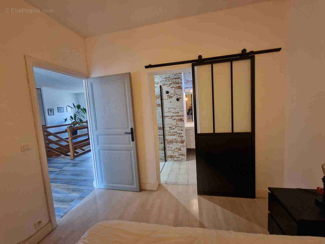 Maison d'architecte sur grand terrain avec piscine - photo 16
