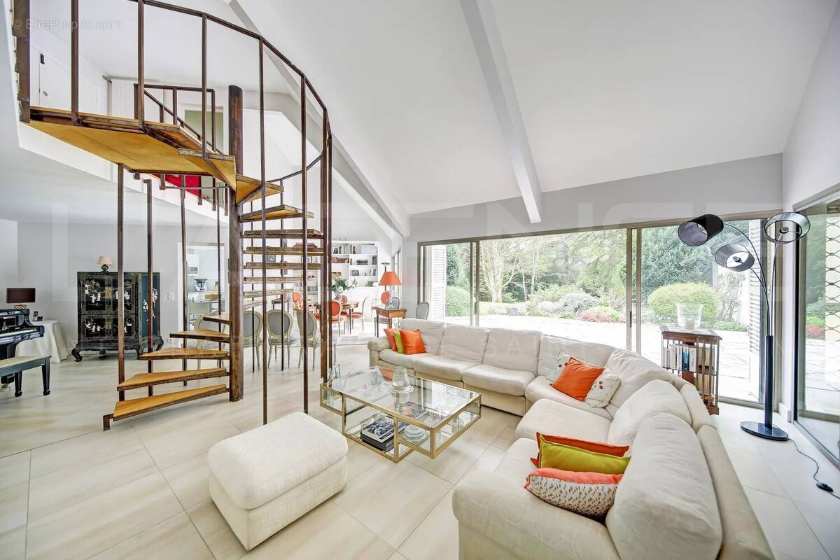 Maison à FEUCHEROLLES