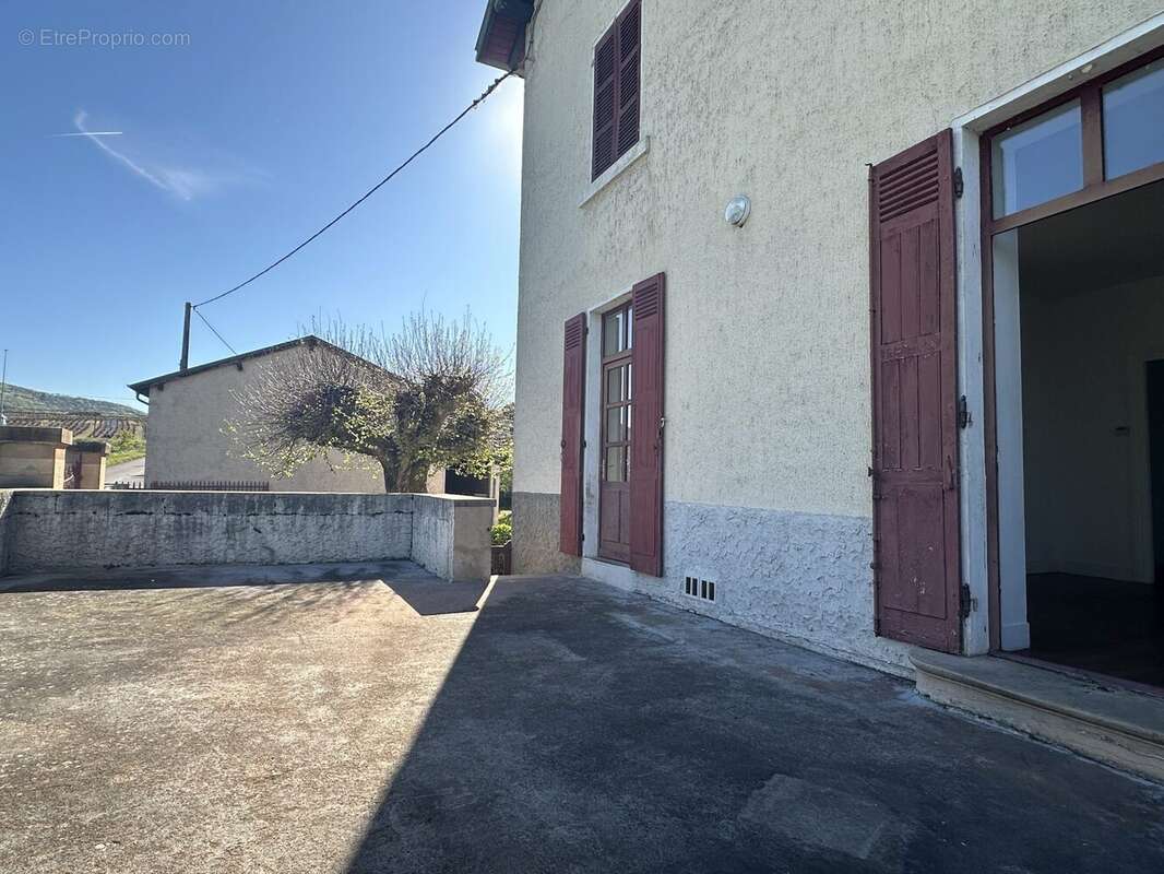 Appartement à REGNIE-DURETTE