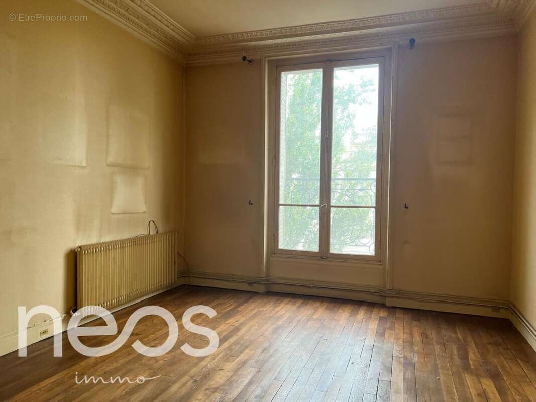 Appartement à PARIS-16E