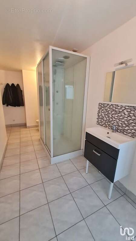 Photo 7 - Commerce à CONLIE