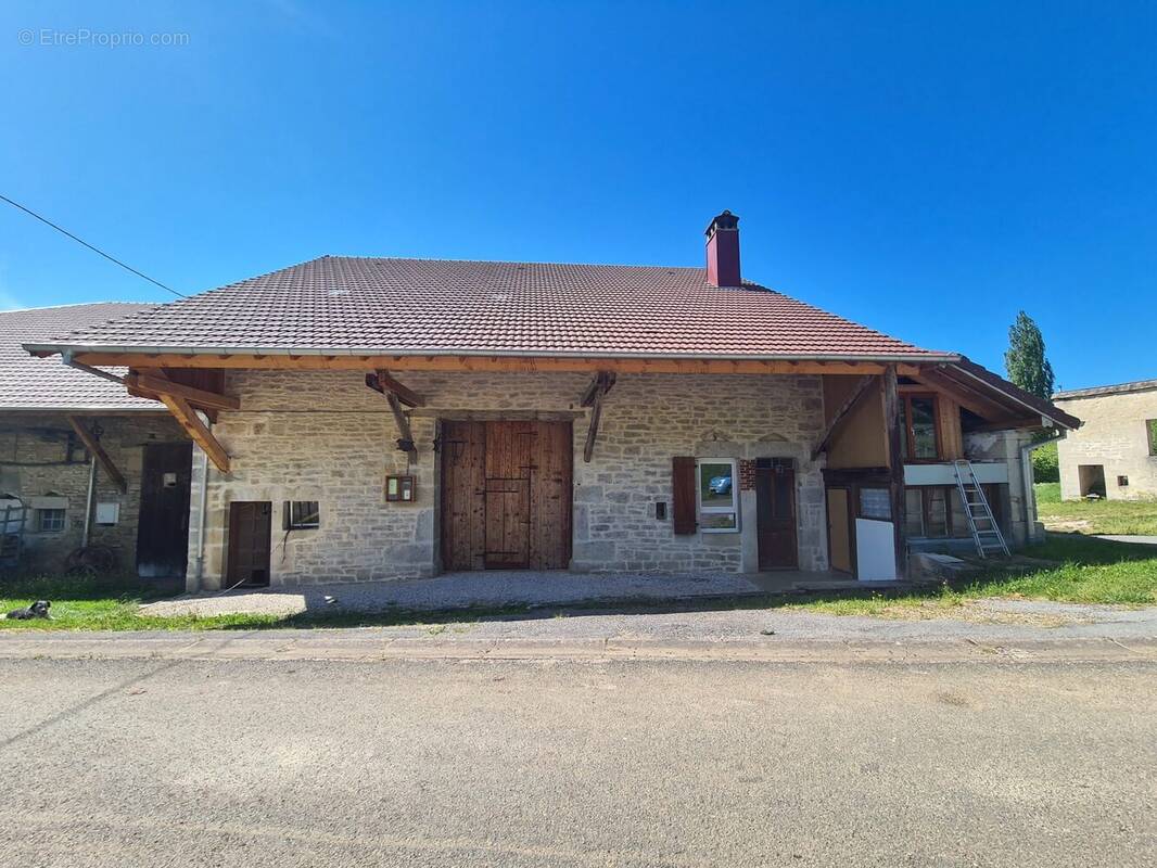 Maison à ETERNOZ
