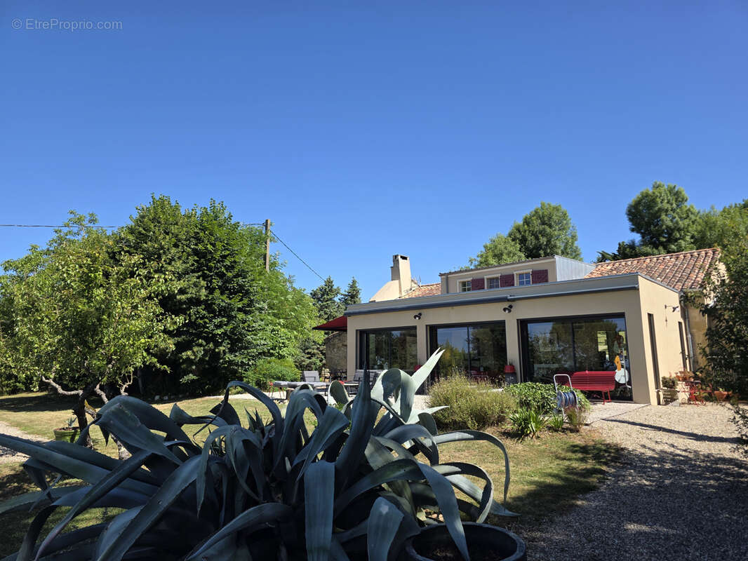 GERS—PROCHE CONDOM Maison en pierre rénovée avec vue exceptionnelle, piscine et garage - photo 12